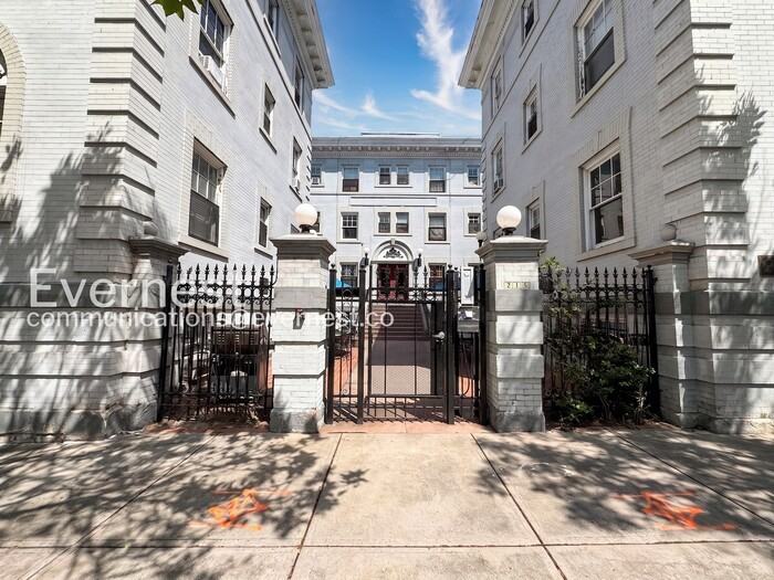 215 E 11th Ave #A1