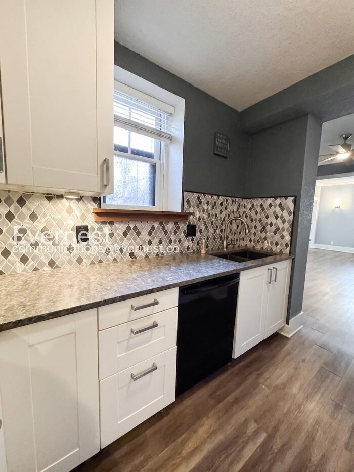 215 E 11th Ave #A1 - Photo 4 of 22