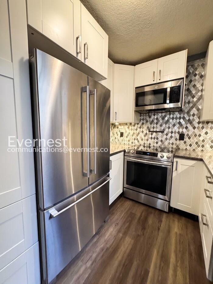215 E 11th Ave #A1 - Photo 5 of 22