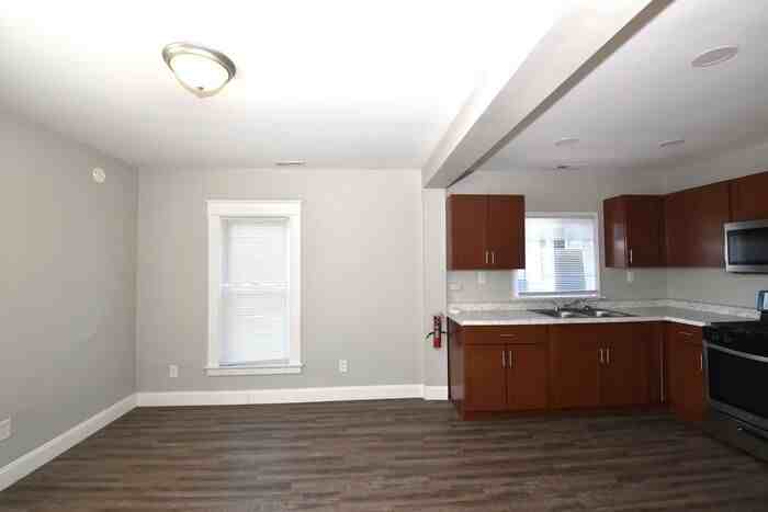 113 1/2 S West St #113-1-2 - Photo 4 of 19