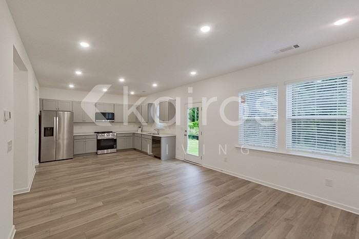 115 Silver Maple Cir - Photo 2 of 23