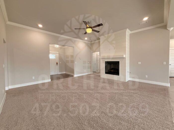 941 Madden St - Photo 3 of 24