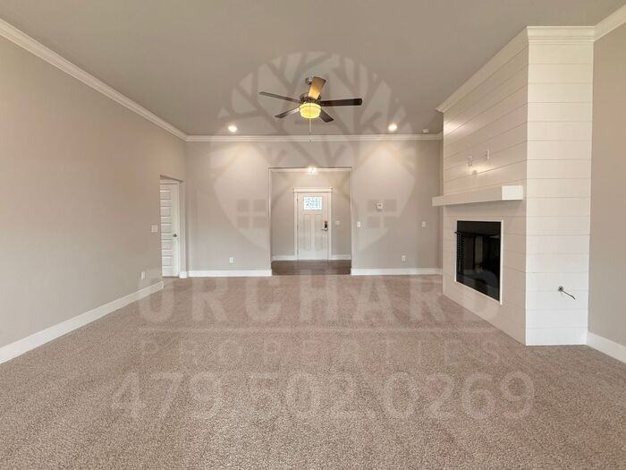 941 Madden St - Photo 4 of 24