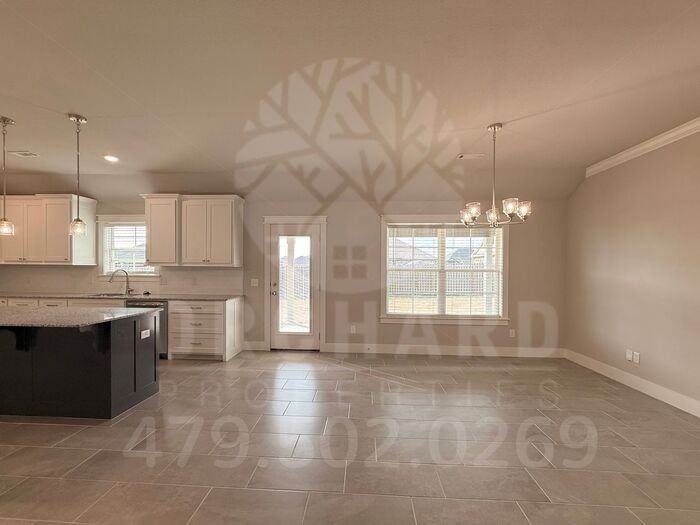 941 Madden St - Photo 6 of 24