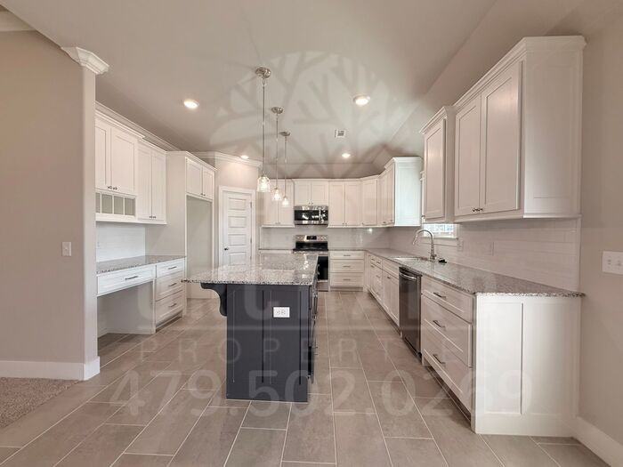 941 Madden St - Photo 7 of 24