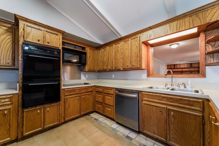 2377 Napoleon Ave - Photo 5 of 11
