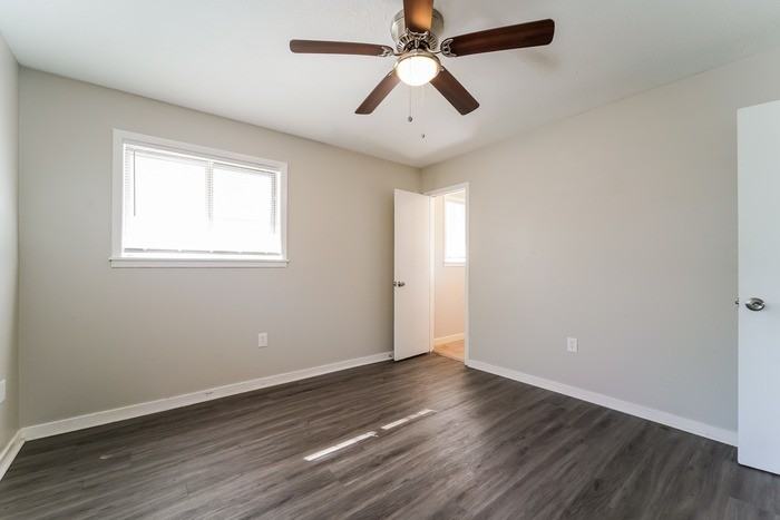 2377 Napoleon Ave - Photo 6 of 11