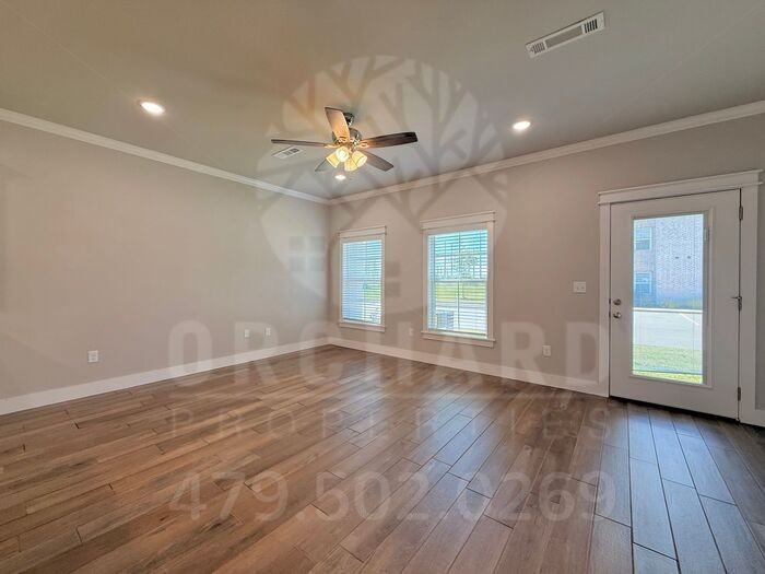 3016 N Conway Dr - Photo 3 of 19