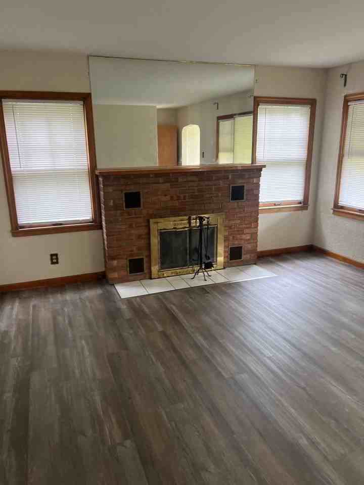 309 Richard Gordon Hatcher Blvd - Photo 3 of 14