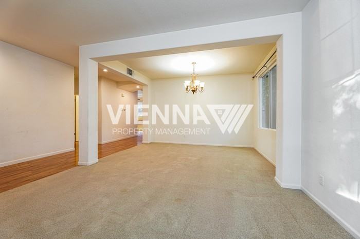 4521 Pheasant Ln - Photo 3 of 21