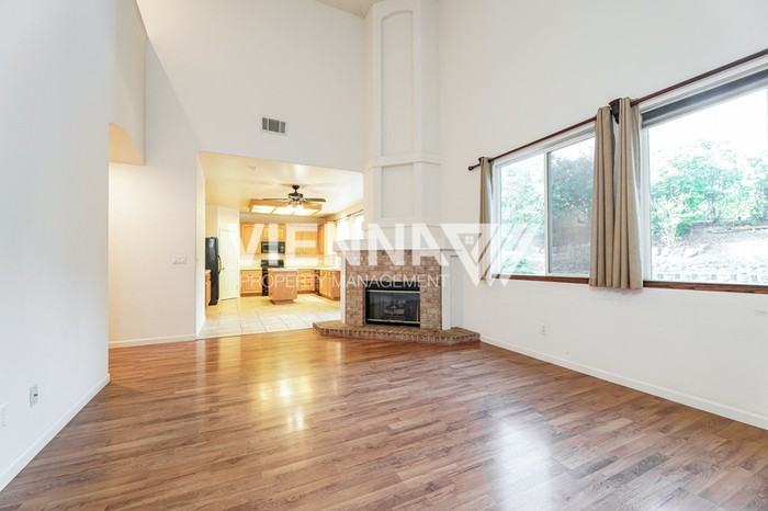 4521 Pheasant Ln - Photo 5 of 21