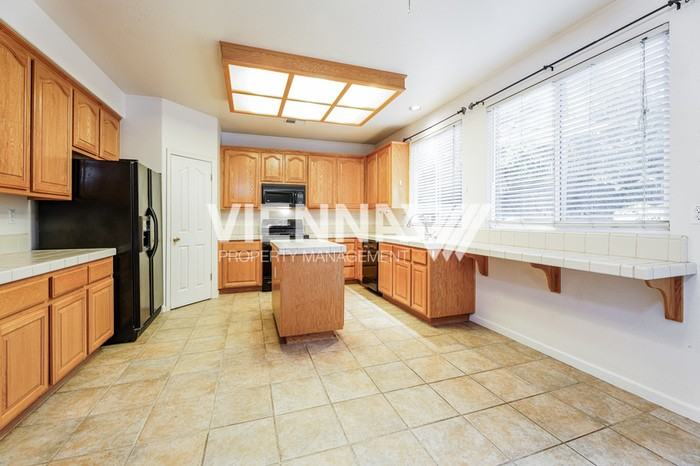 4521 Pheasant Ln - Photo 6 of 21