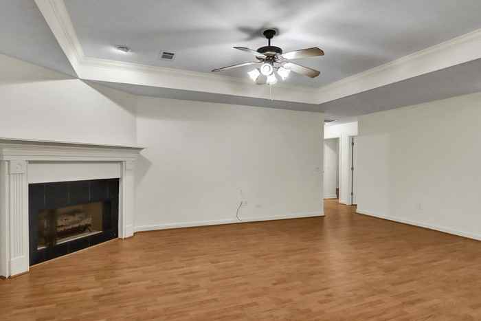 103 Hunters Row - Photo 2 of 9