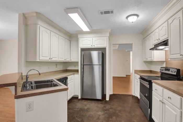 103 Hunters Row - Photo 3 of 9