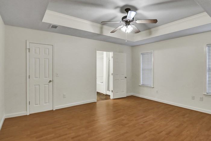 103 Hunters Row - Photo 4 of 9