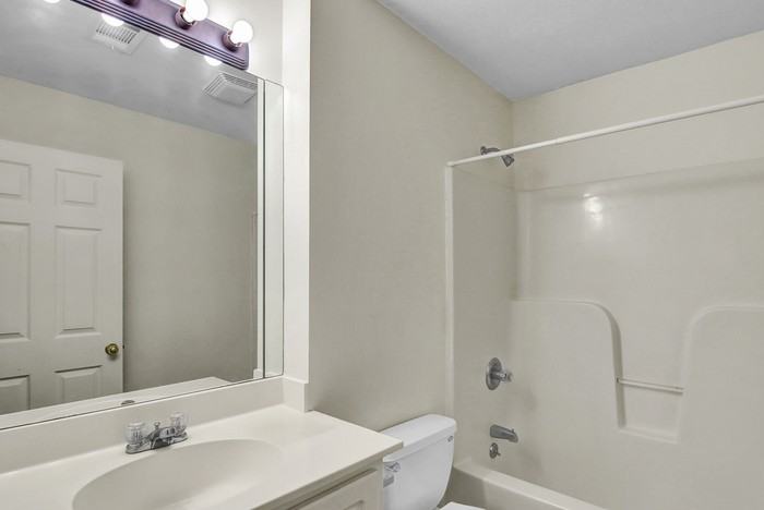 103 Hunters Row - Photo 6 of 9