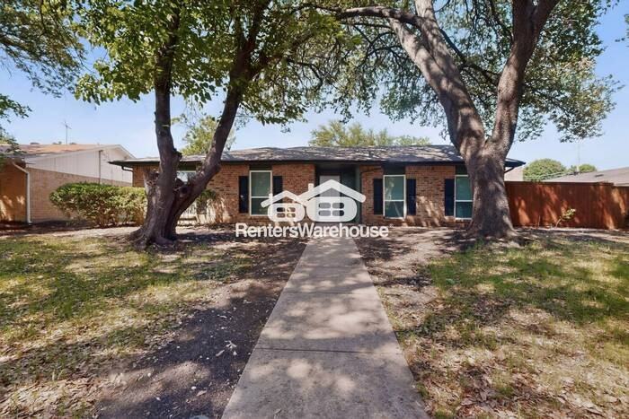 1503 Hayfield Dr - Photo 4 of 46