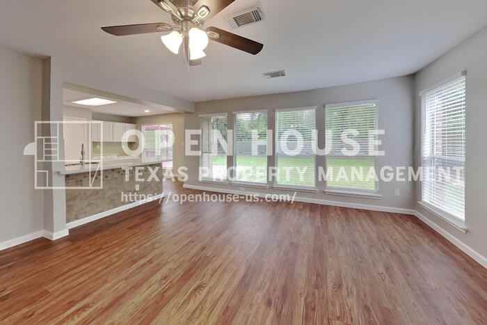 1427 Redwood Village Cir - Photo 6 of 23