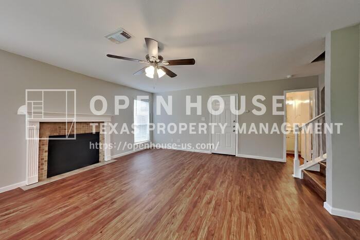 1427 Redwood Village Cir - Photo 7 of 23