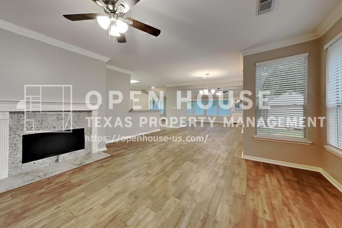 1431 Redwood Village Cir - Photo 5 of 21