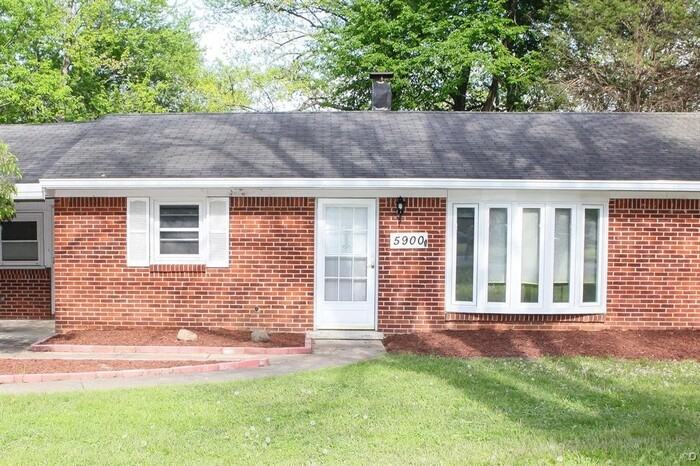 5900 Wright Dr - Photo 4 of 31