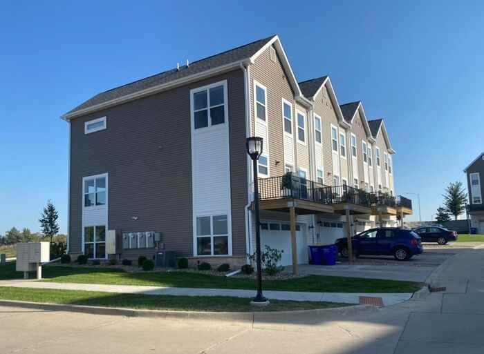 1710 Bernardy Dr - Photo 3 of 13