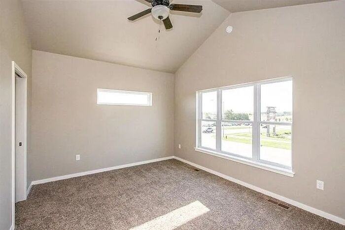 1710 Bernardy Dr - Photo 7 of 13