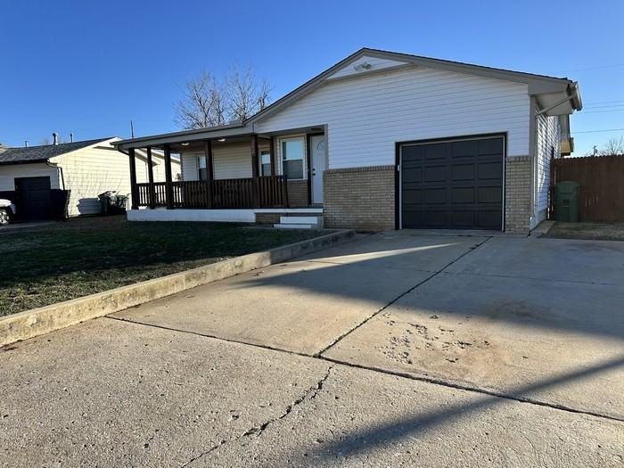 202 Dianna Dr - Photo 2 of 16