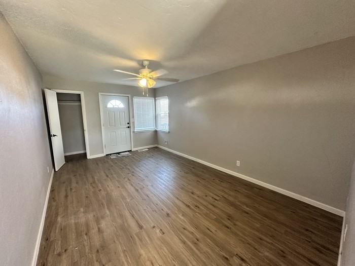 202 Dianna Dr - Photo 5 of 16