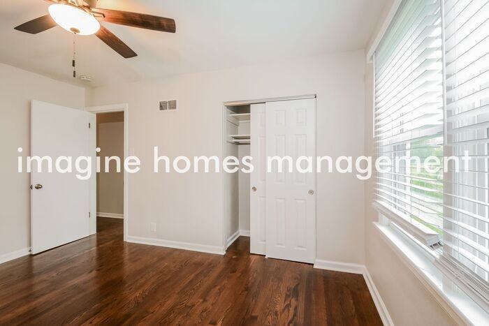 8526 General Grant Ln - Photo 7 of 13