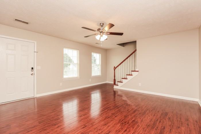 534 Wildwood Dr - Photo 5 of 17