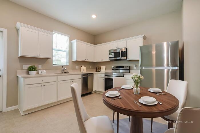 2681 Island Pond Rd - Photo 5 of 11
