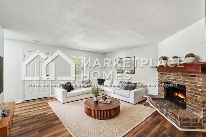 5128 Lakeview Ct - Photo 4 of 21