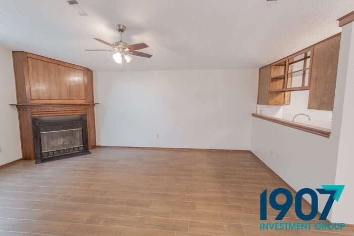 2102 Briarcliff Dr - Photo 7 of 30