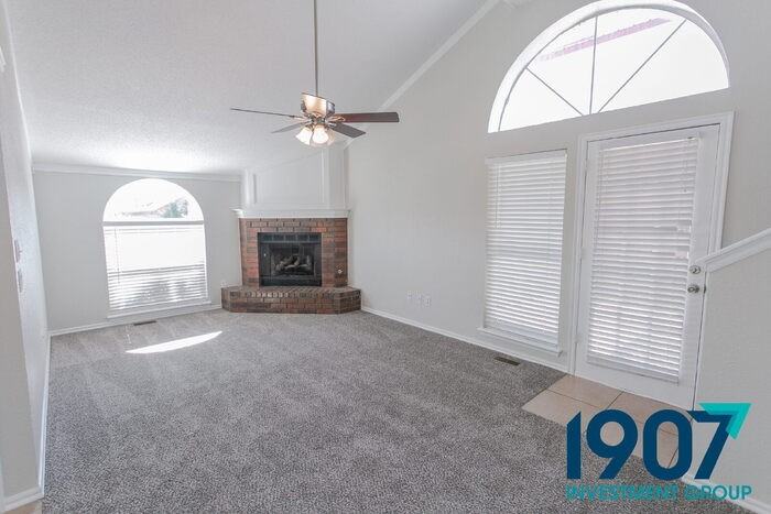 2109 Briarcliff Dr - Photo 4 of 33