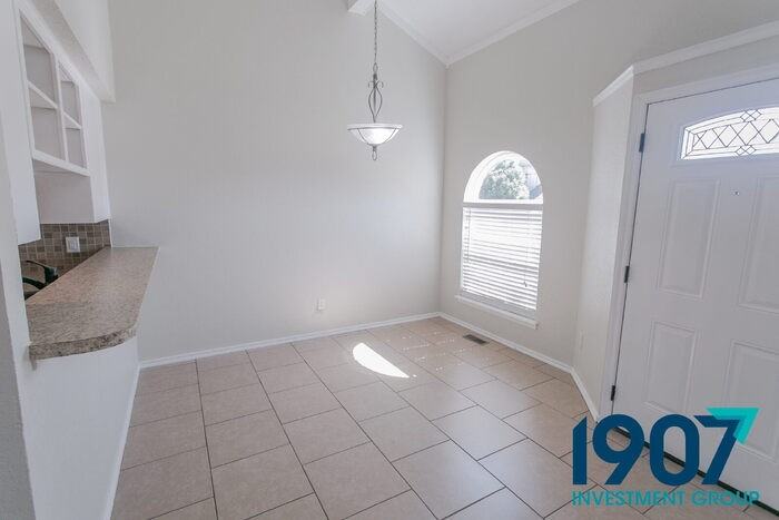 2109 Briarcliff Dr - Photo 7 of 33