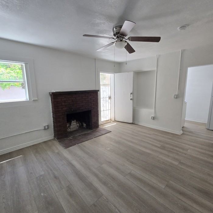 110 Mesa St Se - Photo 2 of 12
