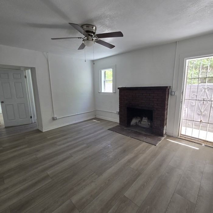 110 Mesa St Se - Photo 3 of 12