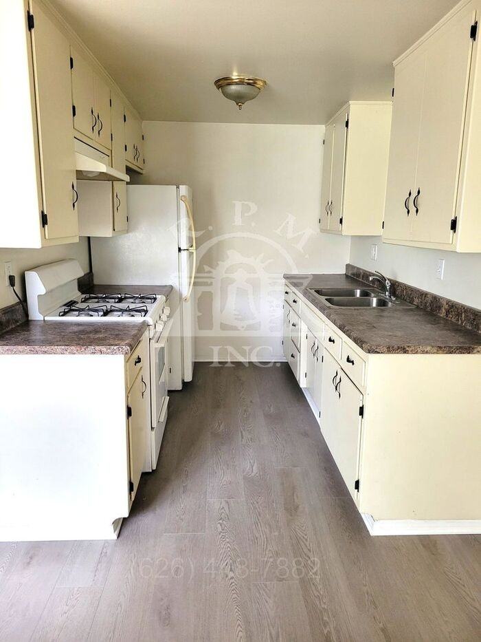 3144 La Madera Ave #D - Photo 5 of 7