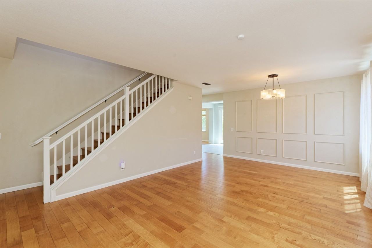 1012 Trailside Dr - Photo 5 of 37