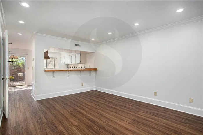 3121 Colonial Way #E - Photo 2 of 18