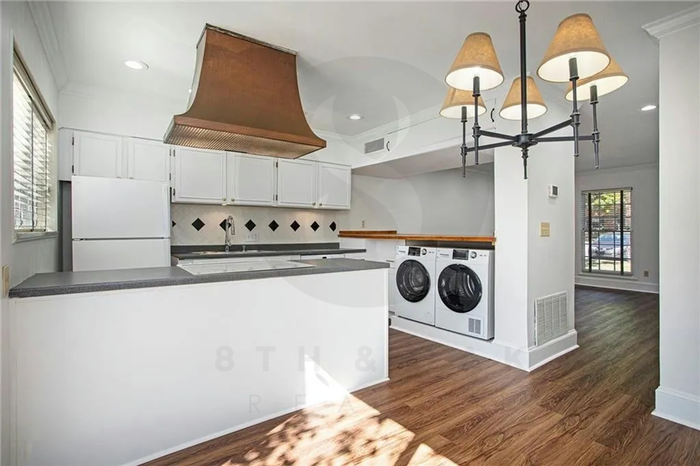 3121 Colonial Way #E - Photo 5 of 18