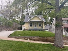 1120 W Maple St - Photo 1 of 1