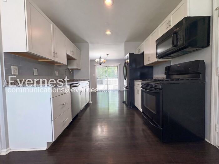 5302 Greenough Pl - Photo 6 of 36