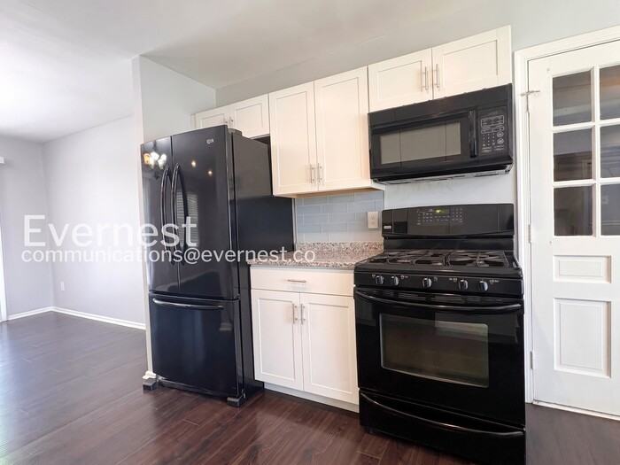5302 Greenough Pl - Photo 7 of 36