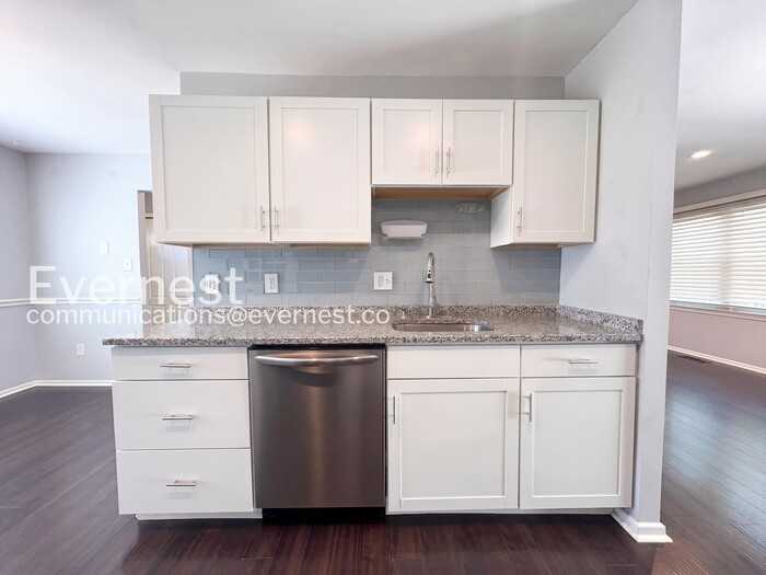 5302 Greenough Pl - Photo 4 of 29