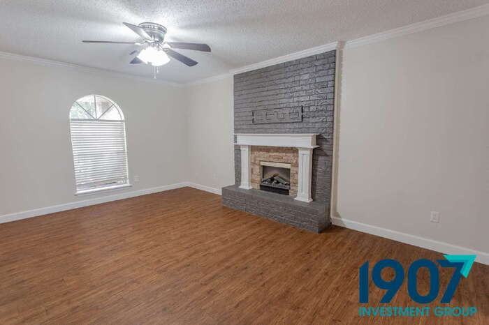 1201 Kings Ct - Photo 7 of 31