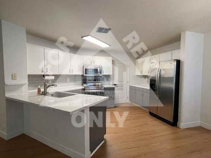 1531 S Danielson Way - Photo 2 of 10