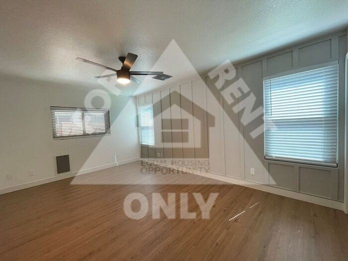 1531 S Danielson Way - Photo 6 of 10