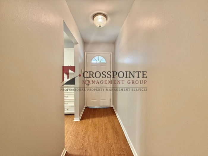 2531 Westminster Dr - Photo 2 of 21